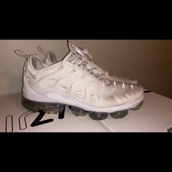 nike vapormax plus price